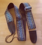 Bestickter Folklore-Gitarrengurt, blau-grau, 6 cm breit