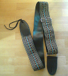 Bestickter Gitarrengurt, braun-hellblau